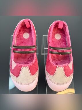 CROCS Toddler Pink & Fuchsia Fuzzy Mary Jane Slippers Size 3